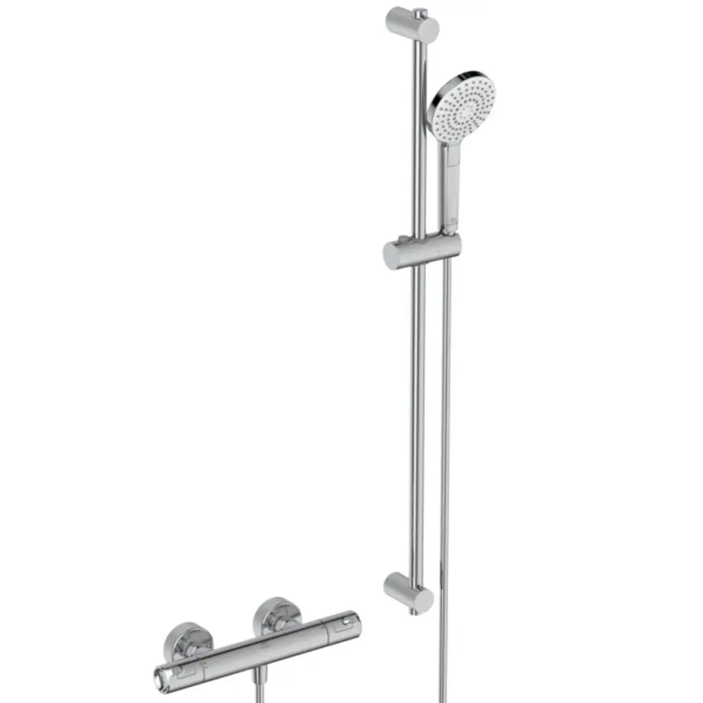 Brausearmatur von Ideal Standard mit verstellbarem Handbrausekopf, montiert an einer Geraden aus verchromtem Metall, kombiniert mit einem Thermostat für die Wassertemperaturregelung.